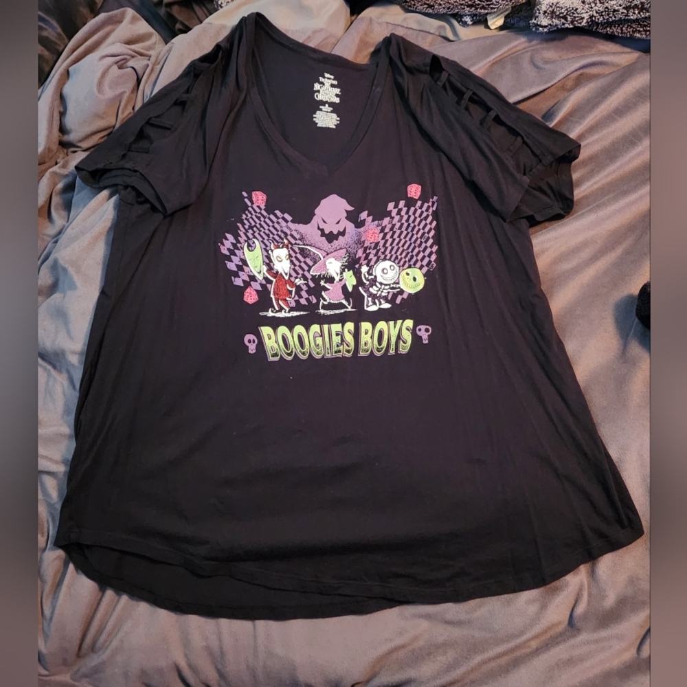 Torrid Disney Black and Purple Boogie's Boys Ladder Sleeve Tee Size 3